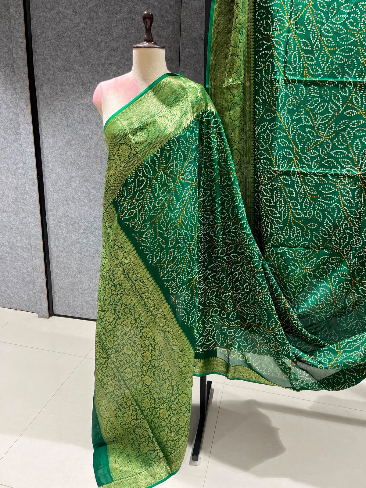 Bandhini saree