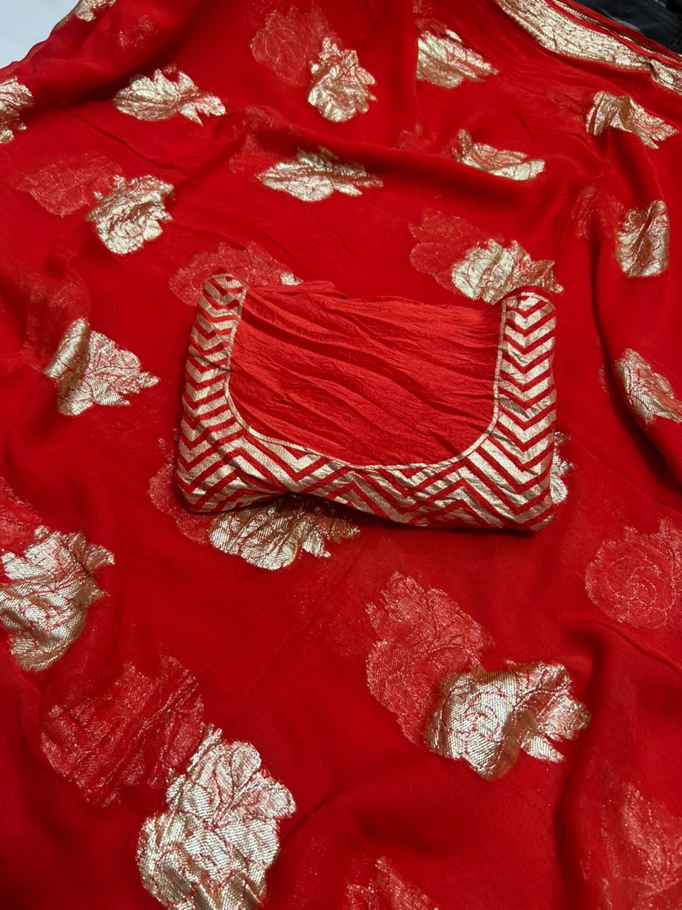 Georgette  zari weaving saree