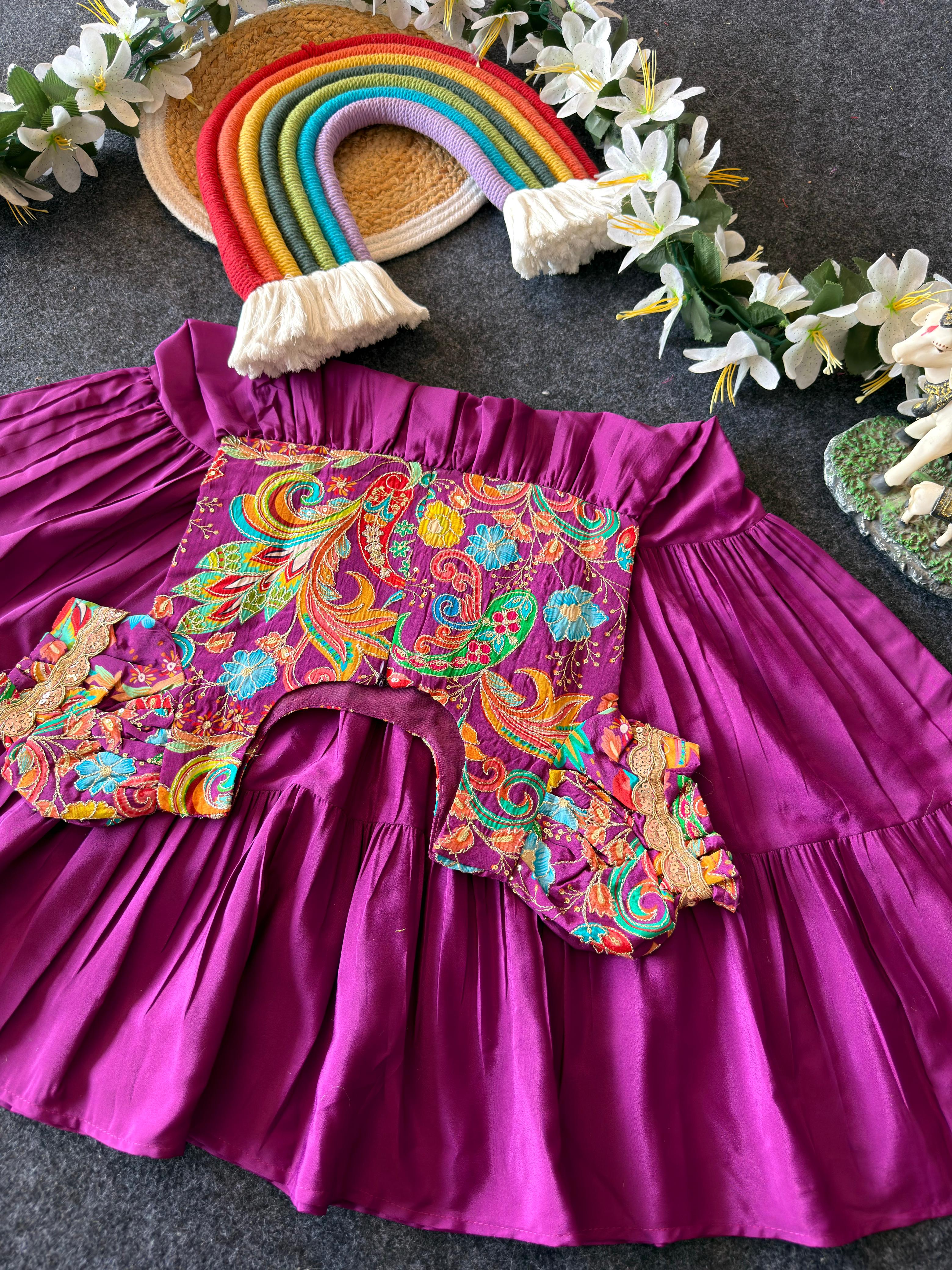 KIDS GOWN