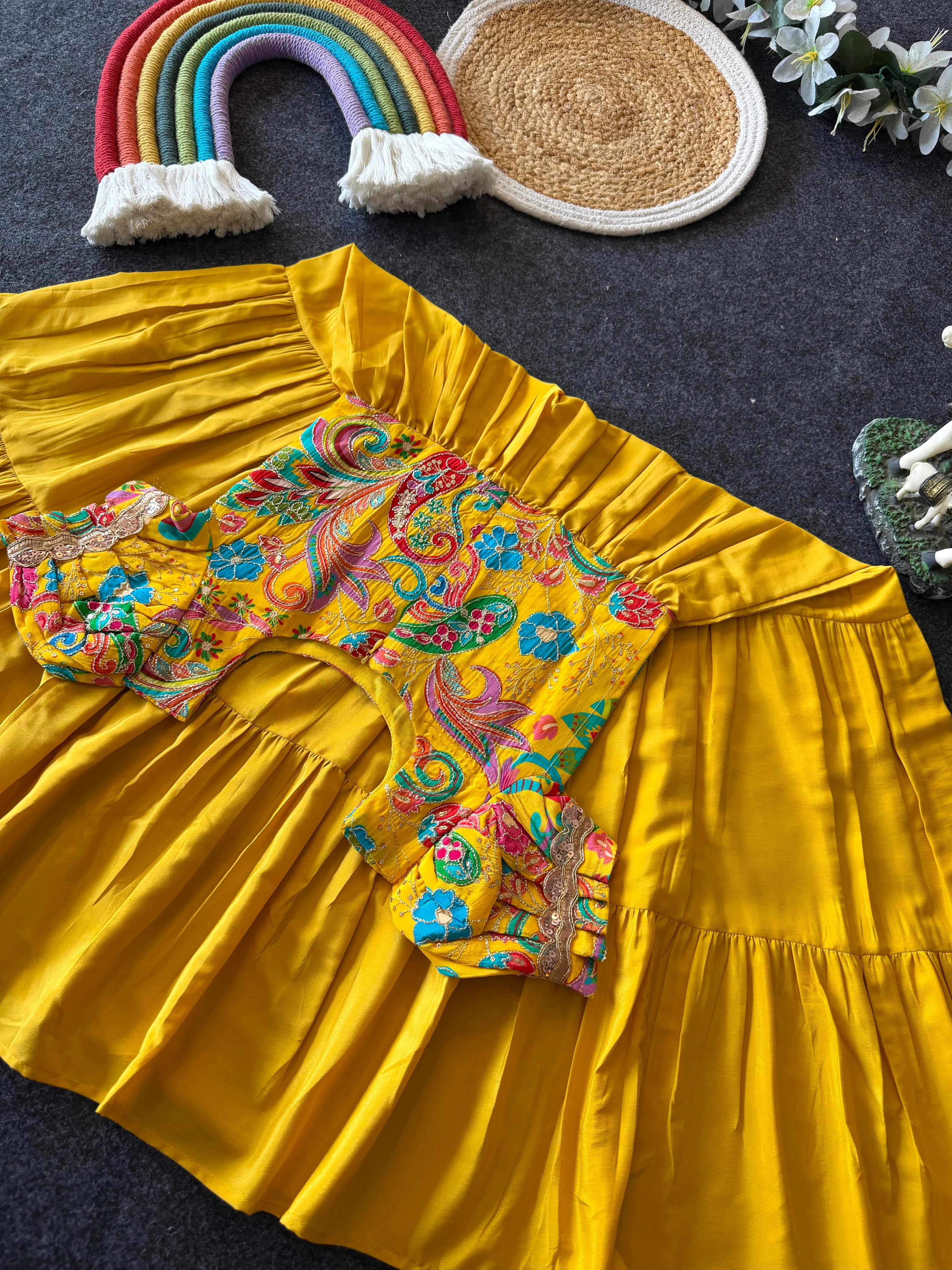 KIDS GOWN