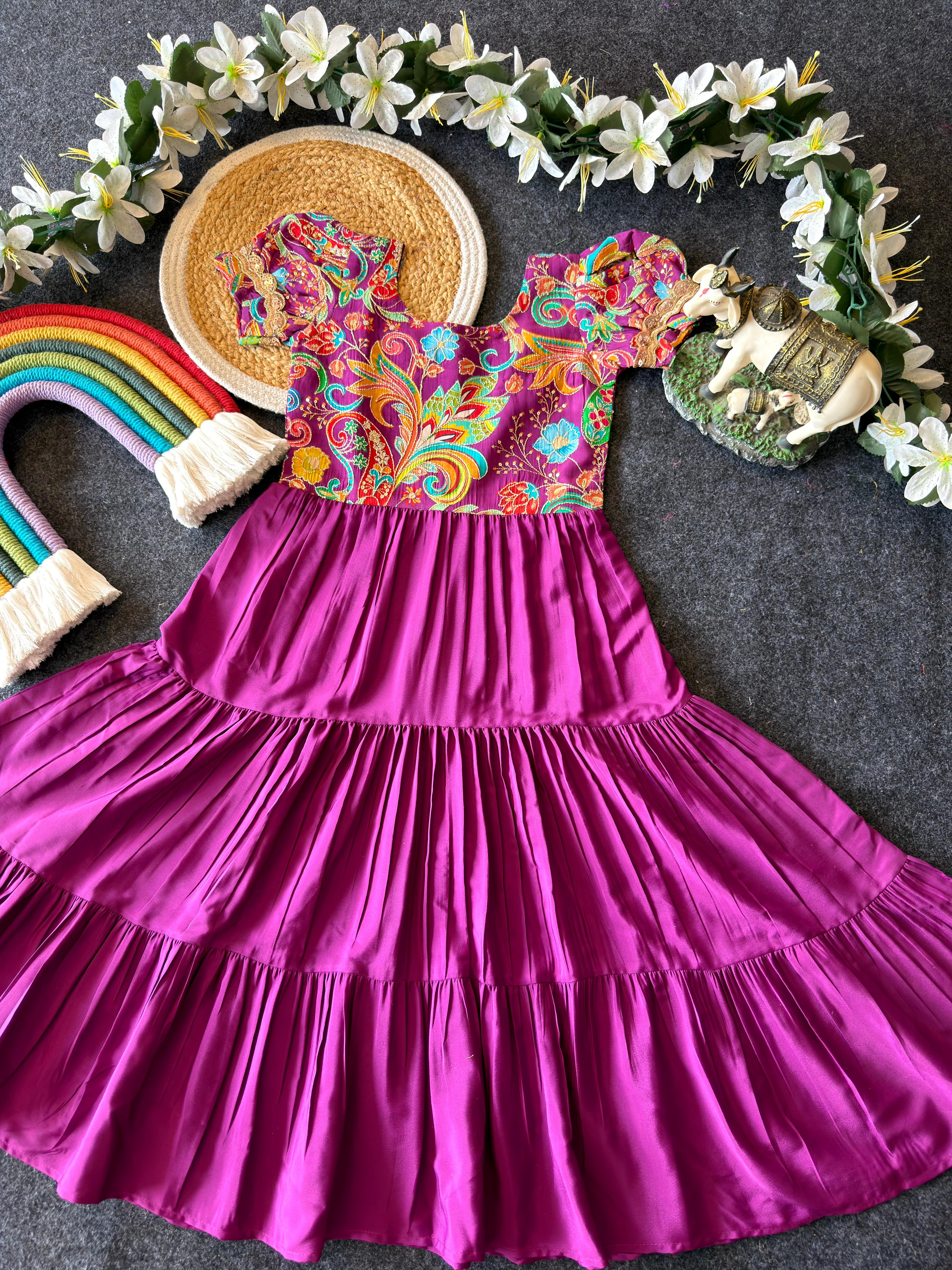 KIDS GOWN