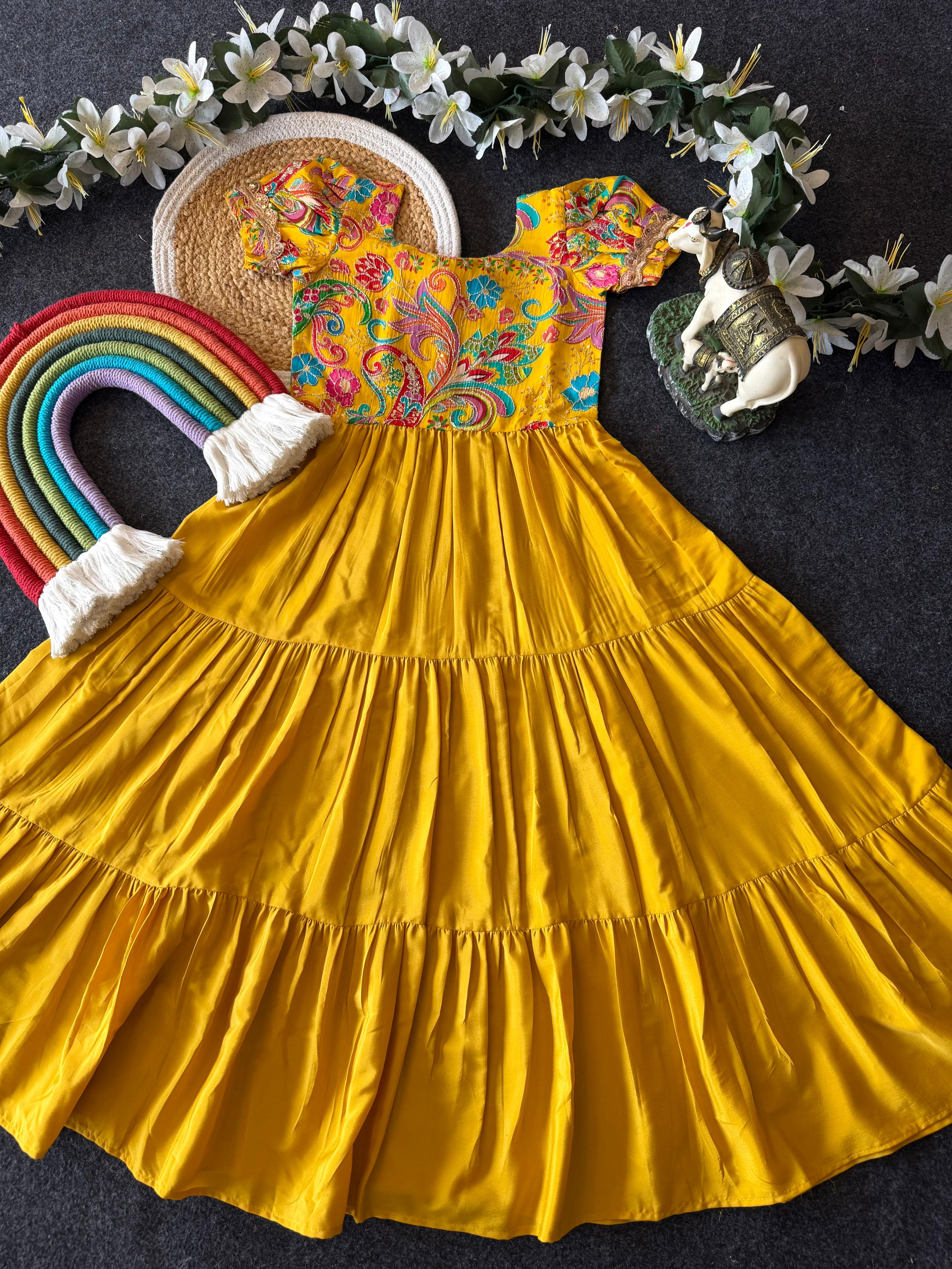 KIDS GOWN