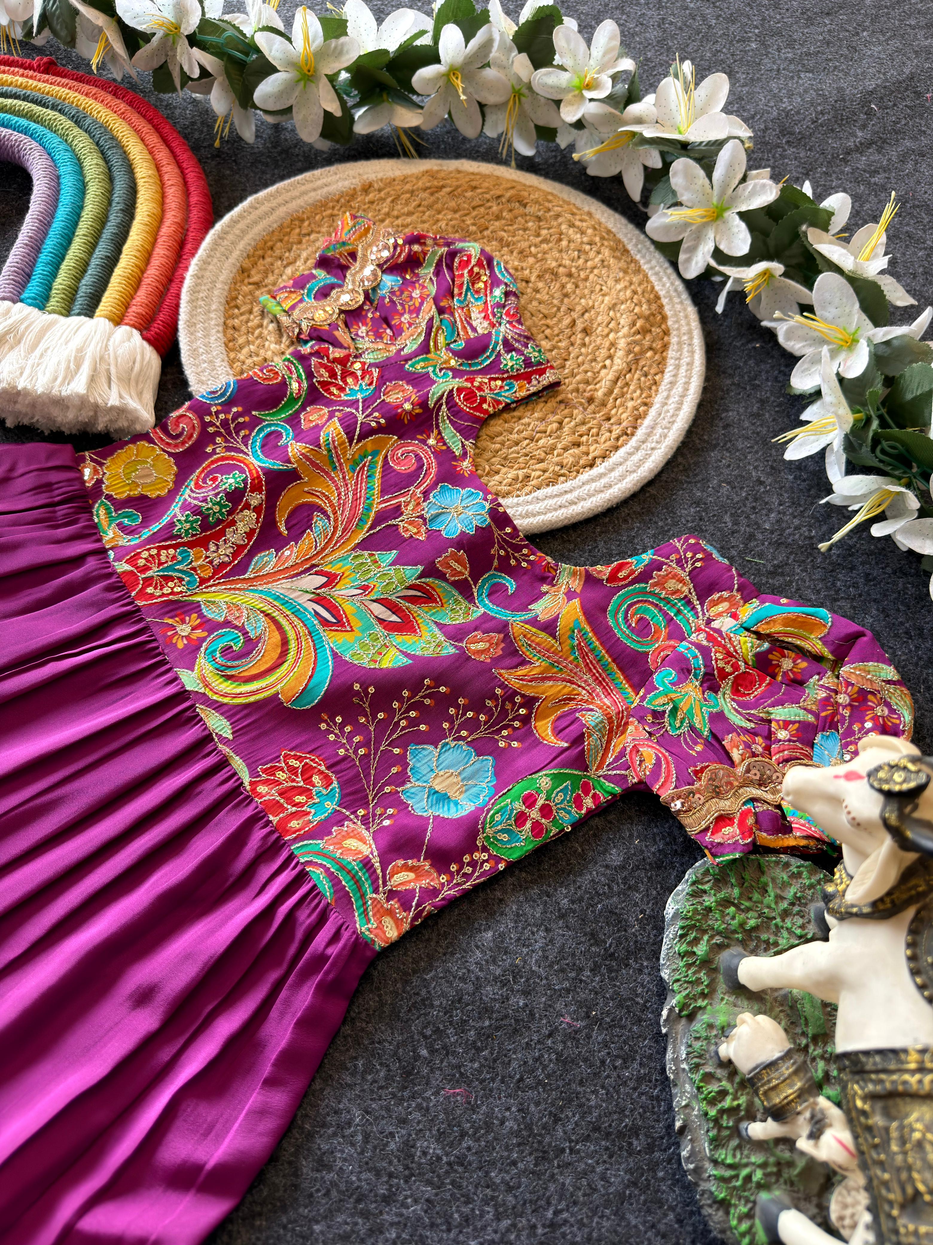 KIDS GOWN