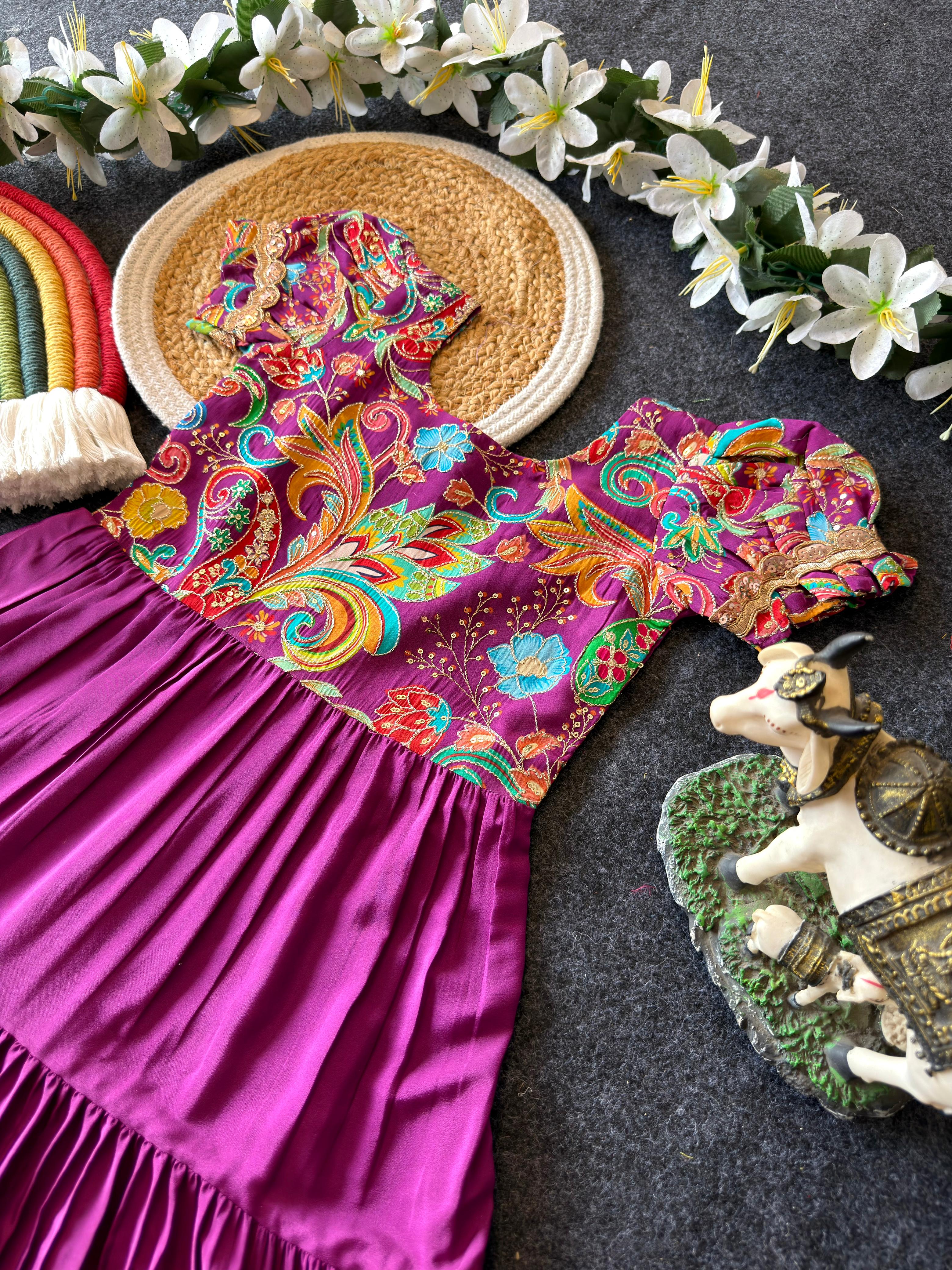 KIDS GOWN