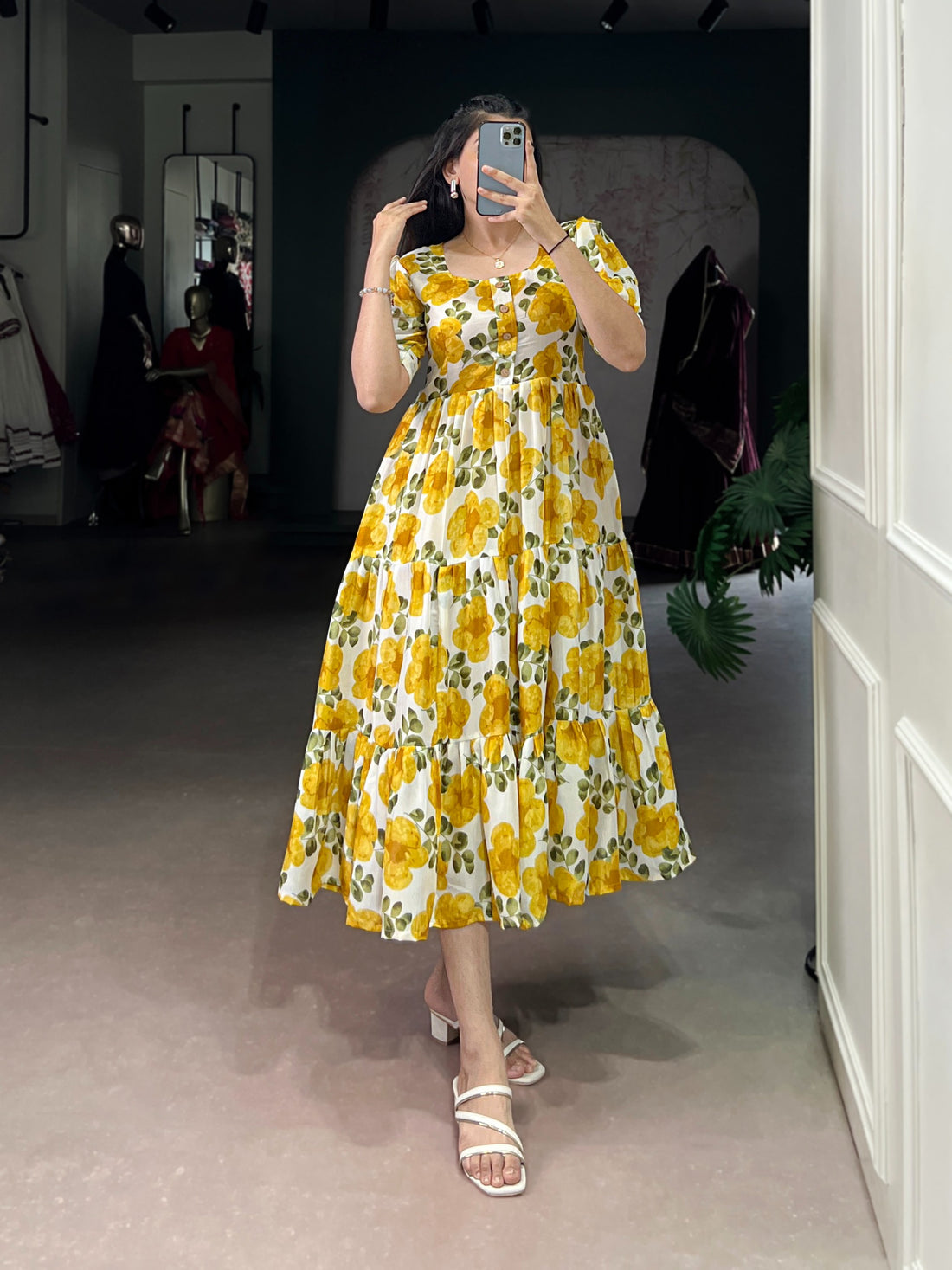 DRESS