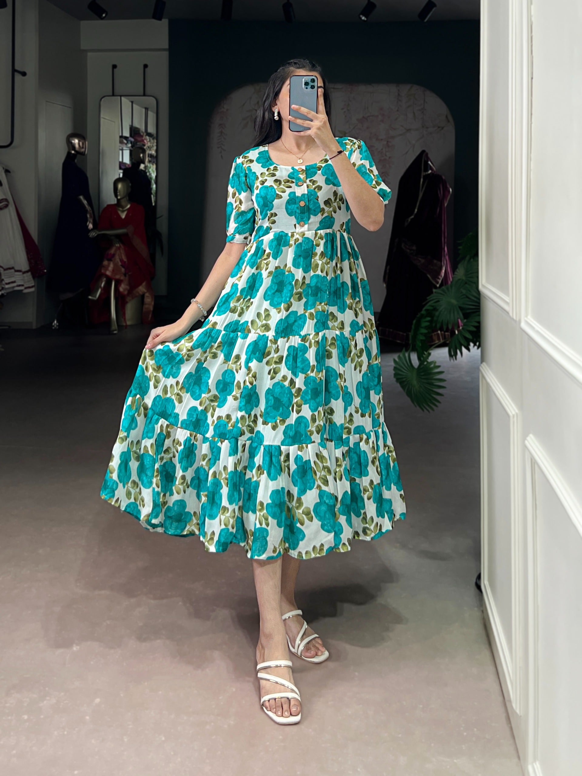 DRESS