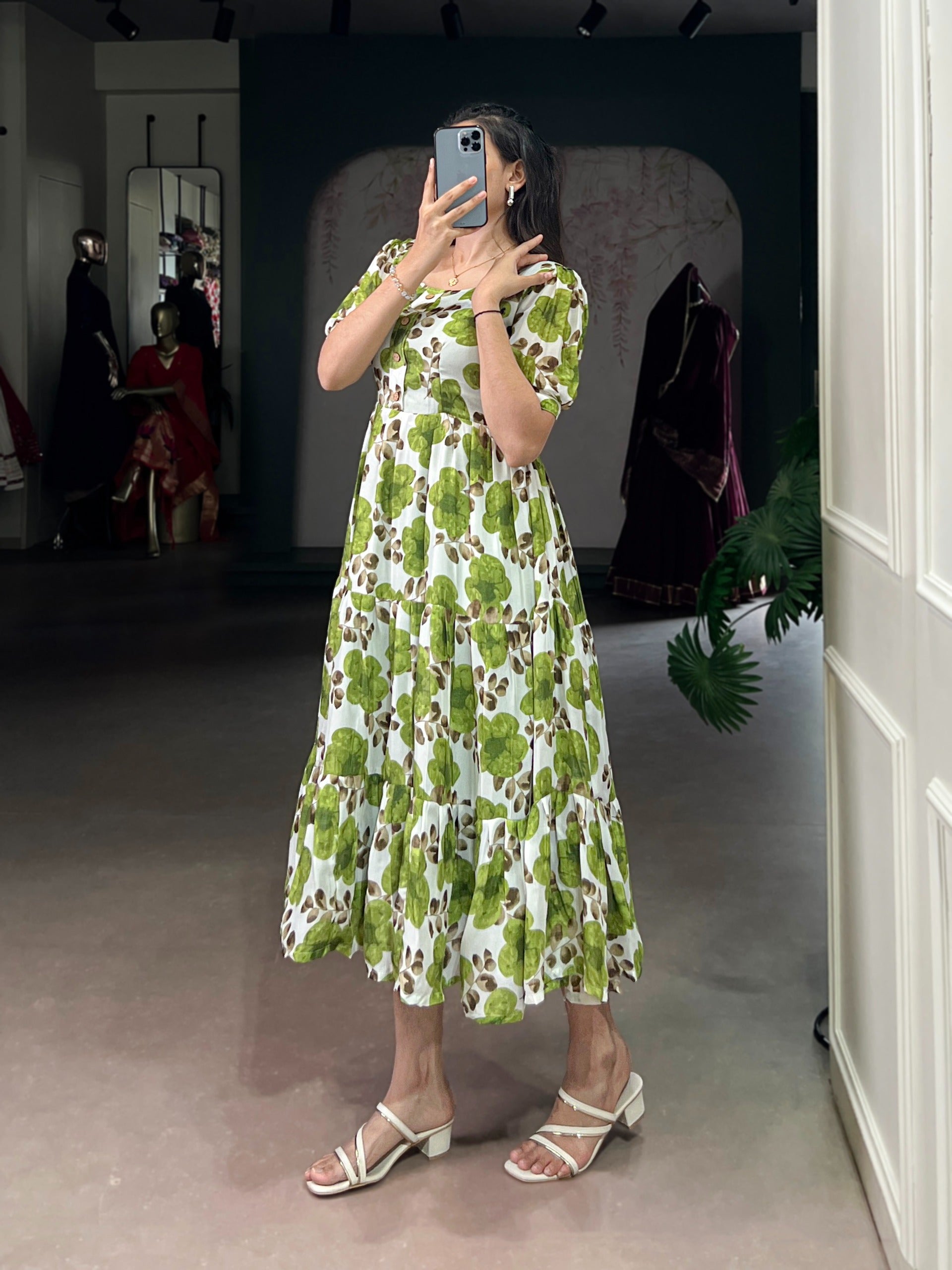 DRESS