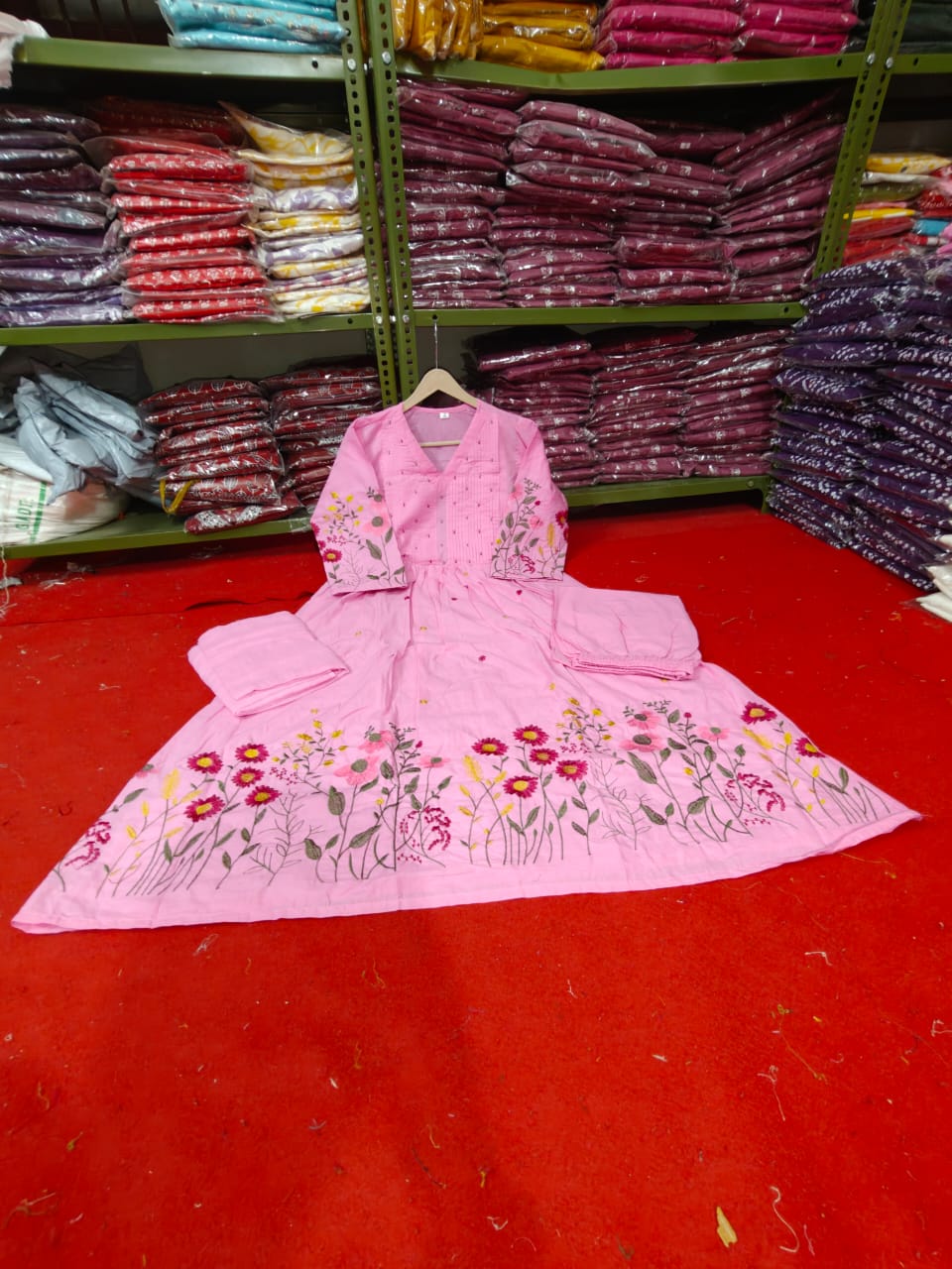 NEW LAUNVH